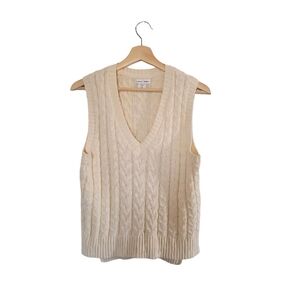 CUPCAKES & CASHMERE Size M Cream Cable Knit V-Neck Sweater Vest